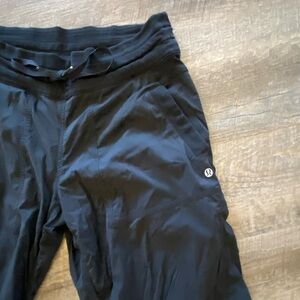 Lululemon size 8 black pants